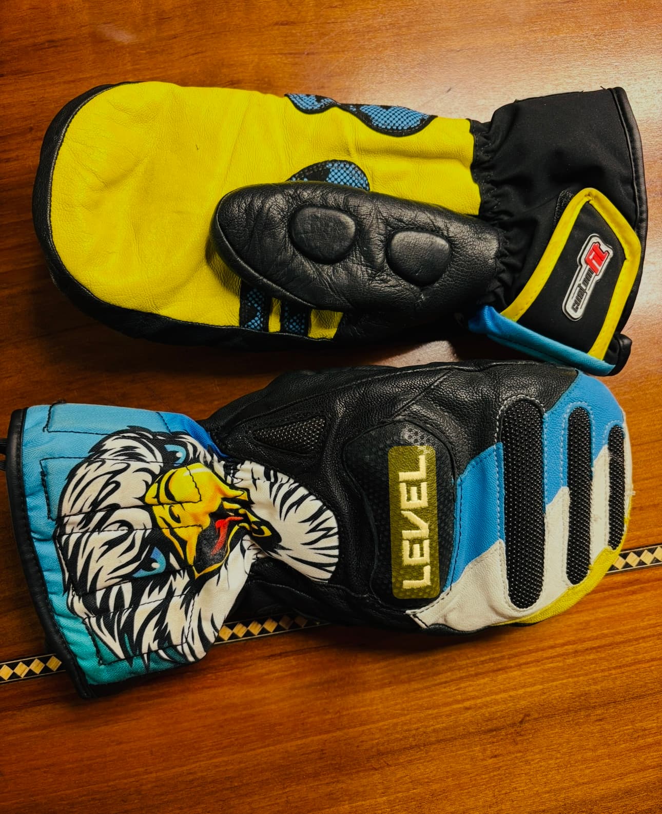 Guantes de carrera Level